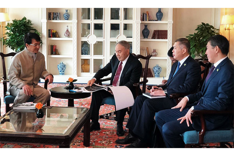 Nursultan Nazarbaev Djekı Chanmen kezdesti