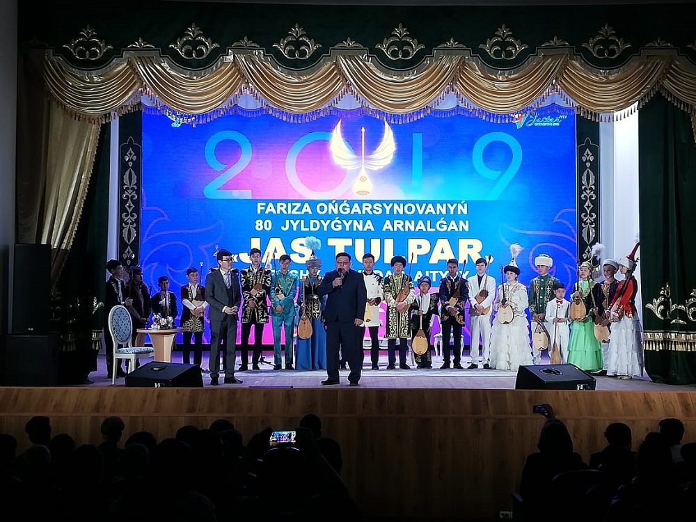 Qostanaı oblysynda mektep oqýshylarynyń dástúrli aıtysy ótti