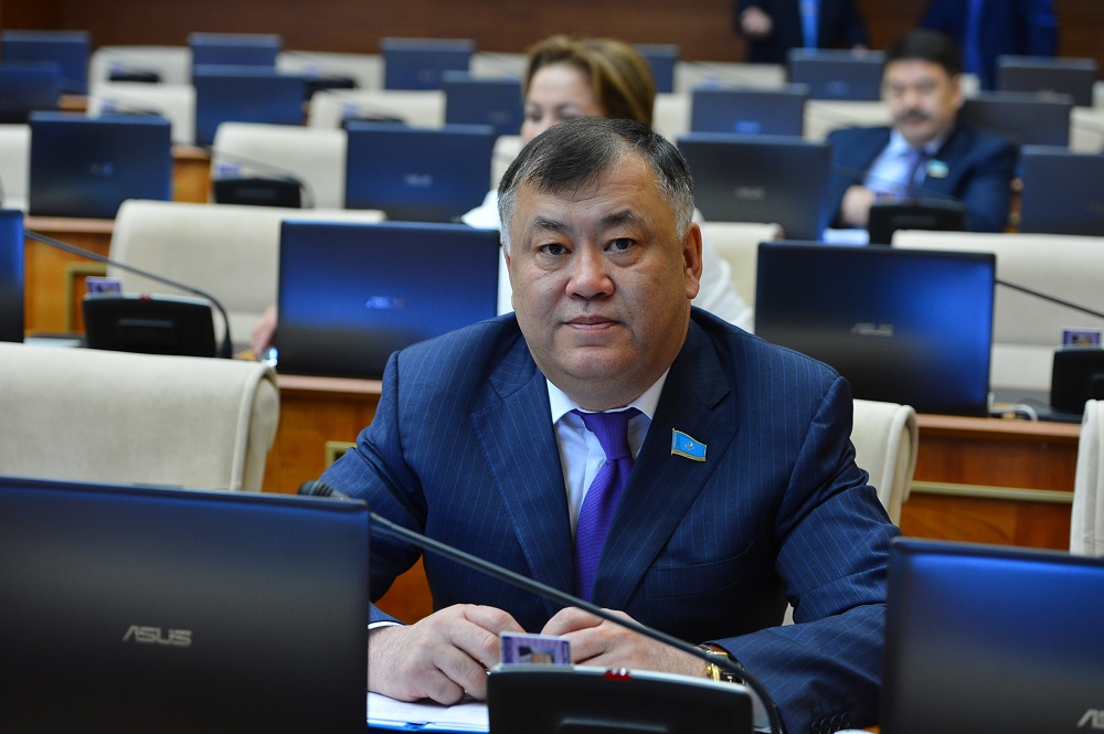 N.Dýlatbekov: Bizge keregi – eń aldymen birlik