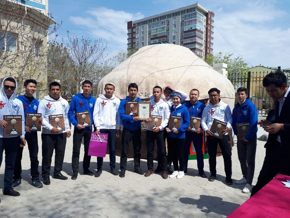 Kıiz úı tigýshiler jarysy