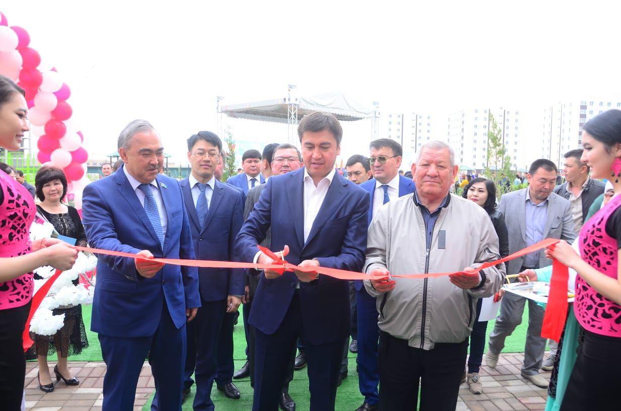 «Shymkent sıtı» qalashyǵynda 540 páterli 10 kópqabatty turǵyn úıdiń kilti tabystaldy