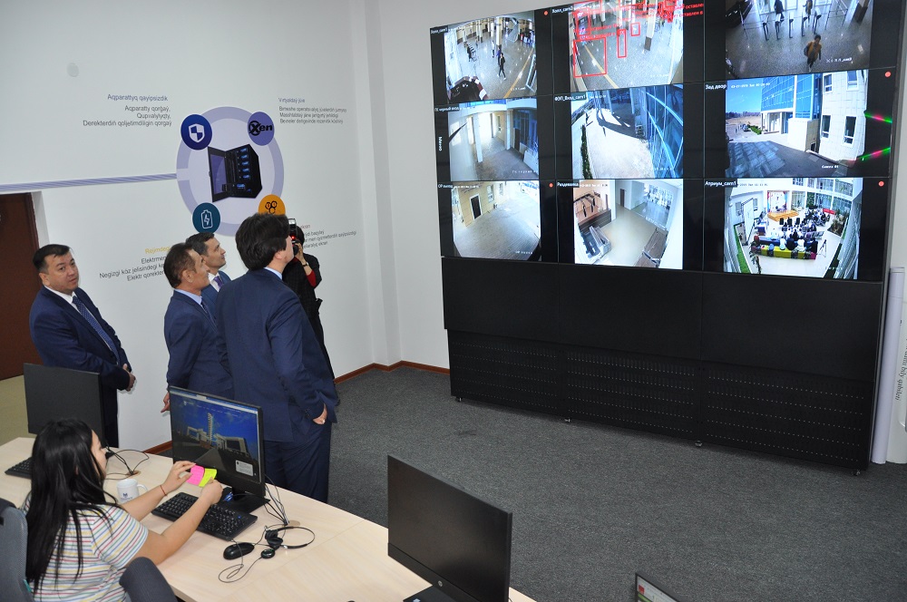 Ozat stýdentter iri kompanııada is-tájirıbeden ótedi