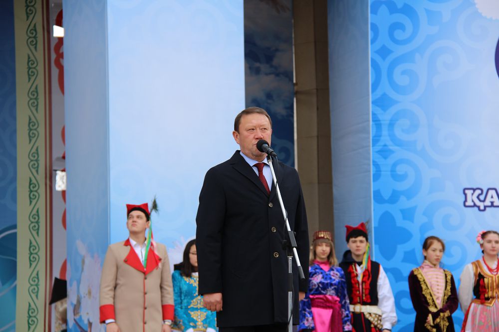 Soltústikqazaqstandyqtar Qazaqstan halqynyń birligi kúnin keńinen atap ótti