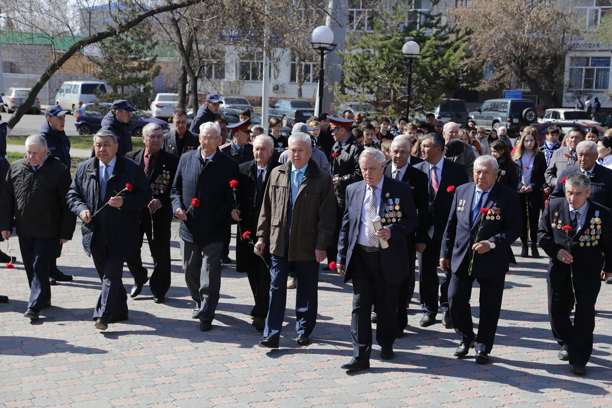 Reseıge topyraq salynǵan kapsýla jetkiziledi