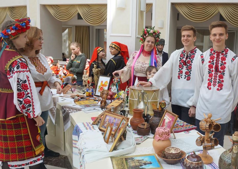 Qaraǵandyda «Dostyq shańyraǵy» etnomádenı festıvali ótti