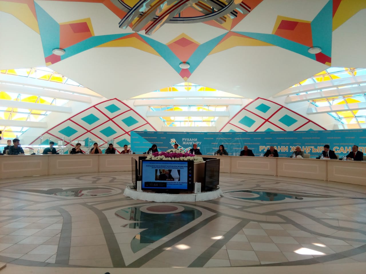 Tarazda táýelsiz Qazaqstannyń damýy týraly jıyn ótti