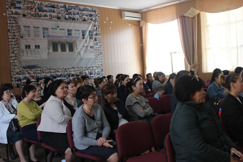 Aqtaý polıseıleri mektepte jıyn ótkizdi