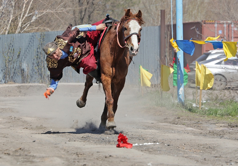 Qaraǵandyda at sportynyń jas sheberleri synǵa tústi