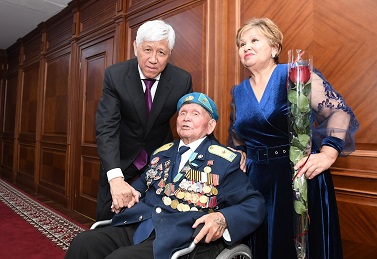 Almaty oblysynda 91 ardagerge 500 myń teńgeden járdemaqy berildi