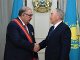 Nursultan Nazarbaev Alısher Ýsmanovty marapattady