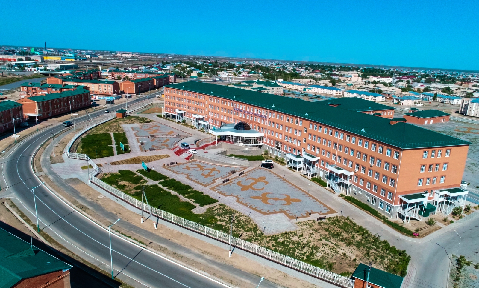 Qazaqstan Prezıdenti jumys barysynda oblystyq beıindi balalar aýrýhanasynda boldy