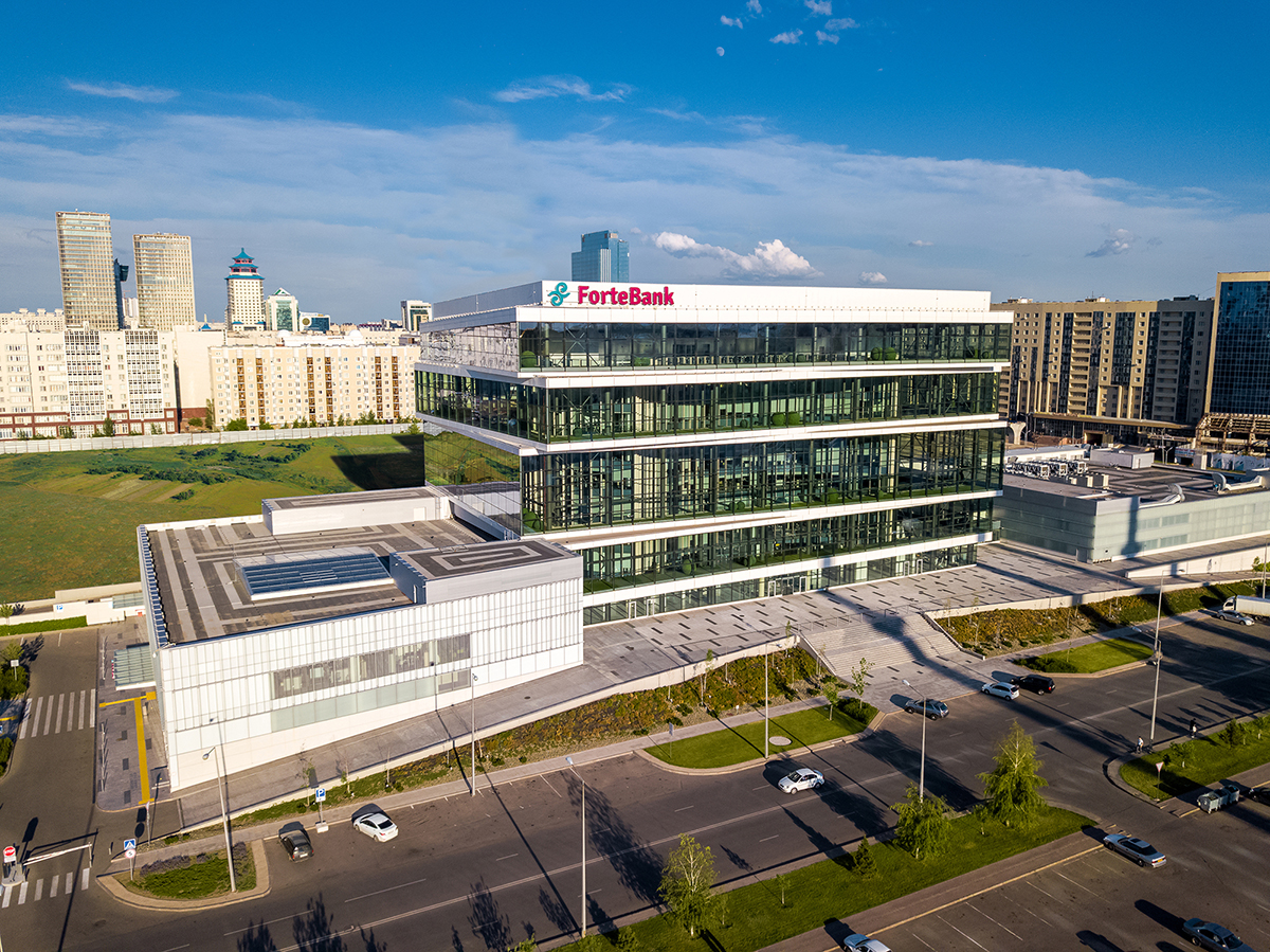 Azııa damý banki men ForteBank birlesip, kásipkerlikti damytýǵa 31 mlrd. teńge jumsamaq