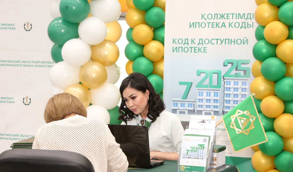 Jetisýda jyljymaıtyn múlik jármeńkesi ótti