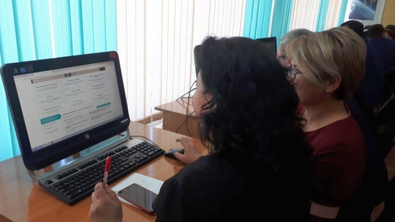 Qaraǵandylyq oqýshylar mektepke onlaın rejiminde ornalastyrylady