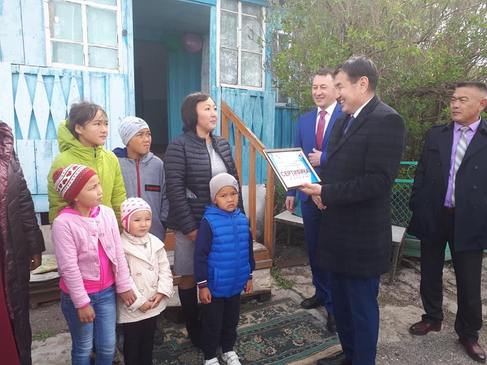 ShQO Ulan aýdanynda 9 balaly otbasy baspanaly boldy