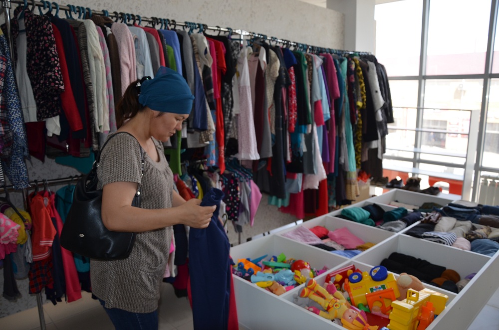 Atyraýda qaıyrymdylyq dúkeni ashyldy