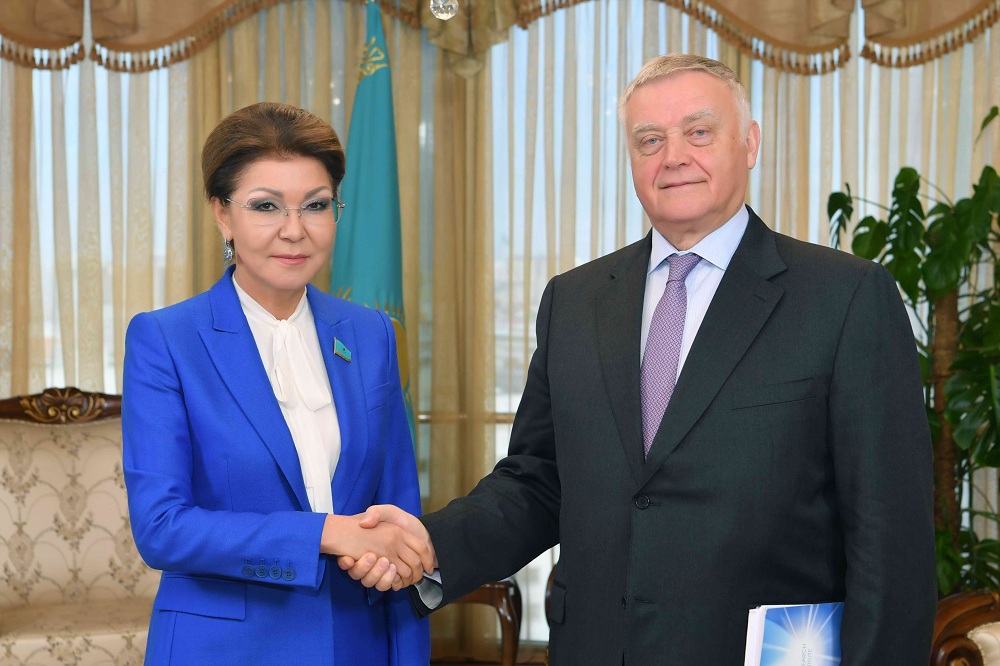 Darıǵa Nazarbaeva Vladımır Iаkýnındi qabyldady
