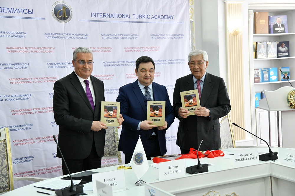 Atatúriktiń «Joldaý» kitaby qazaq tiline aýdaryldy
