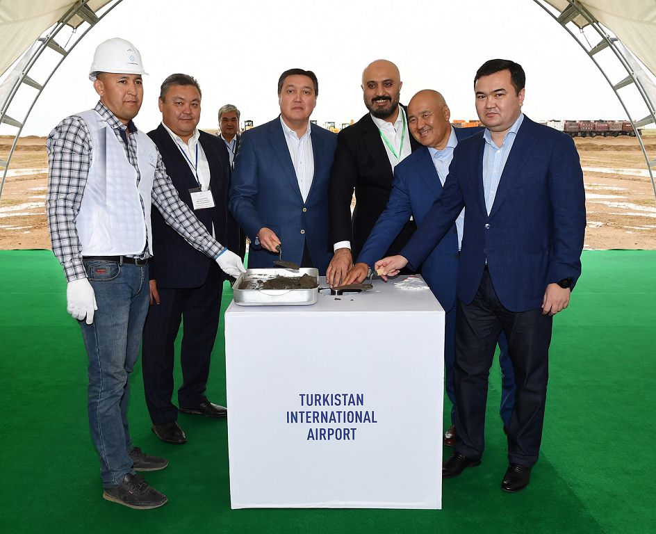 Halyqaralyq áýejaı salynady