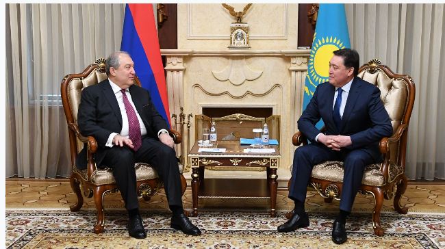 A. Mamın men A. Sarkısıan saýda-ekonomıkalyq yntymaqtastyqty damytý keleshegin talqylady