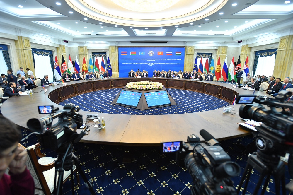 Sergeı Gromov Ujymdyq qaýipsizdik týraly shart uıymy Parlamenttik Assambleıasy Keńesiniń otyrysyna qatysty