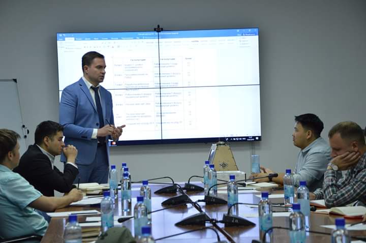 Elektrondy platforma - oqýshyǵa da, muǵalimge de ortaq