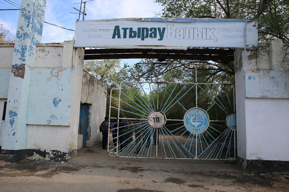 Atyraýda zaýyttyń ornyna jańa yqsham aýdan salynady