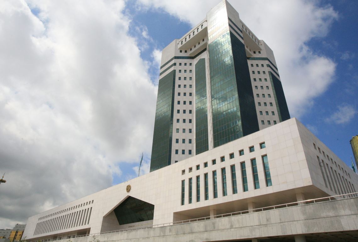 A. Mamın balalardyń jazǵy bos ýaqytyn uıymdastyrýdy tapsyrdy