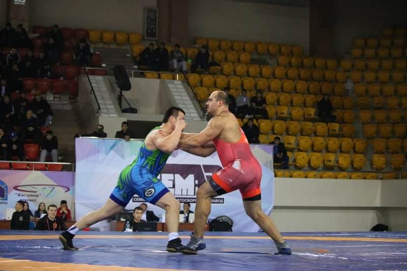 Kúres: Almatyda Bolat Turlyhanovtyń kýbogy ótedi