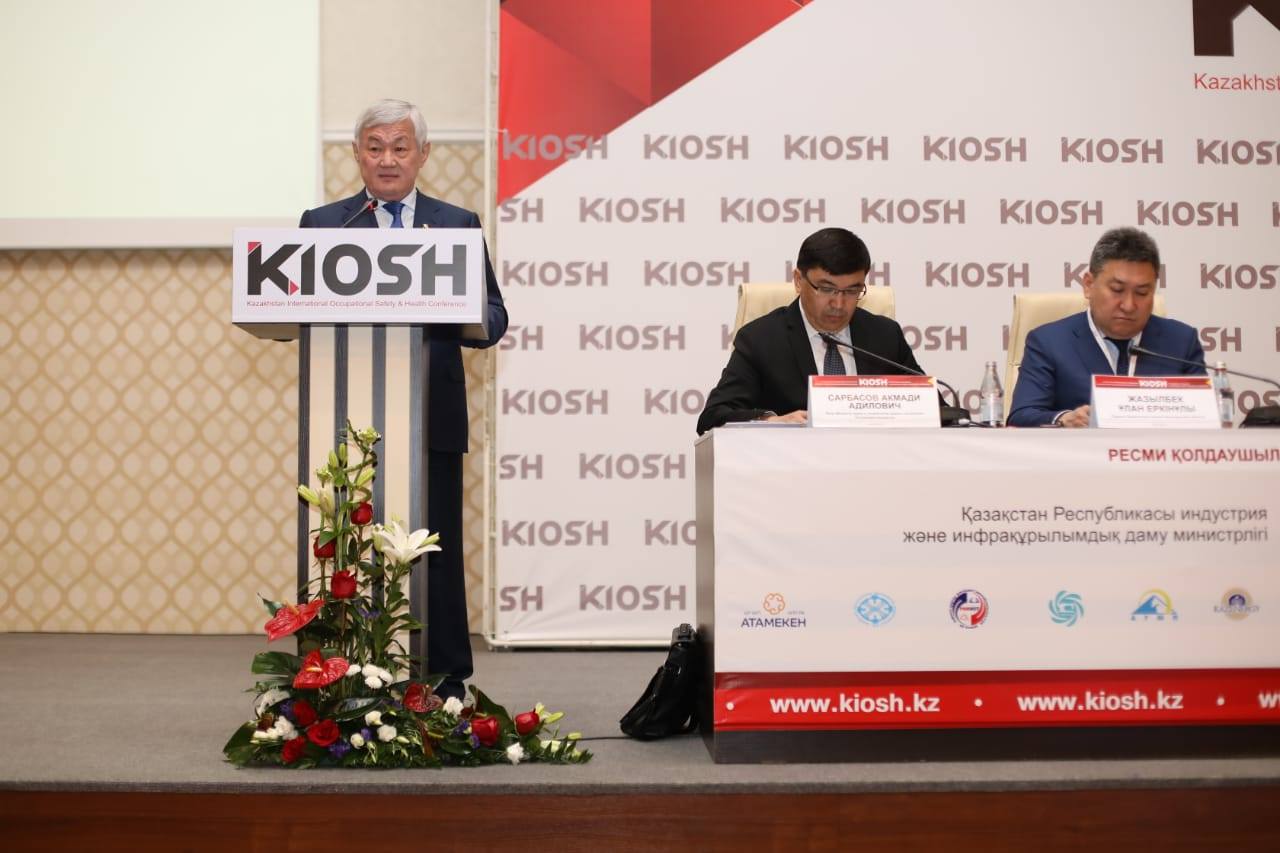 Eńbek qaýipsizdigin arttyrý máseleleri talqylandy