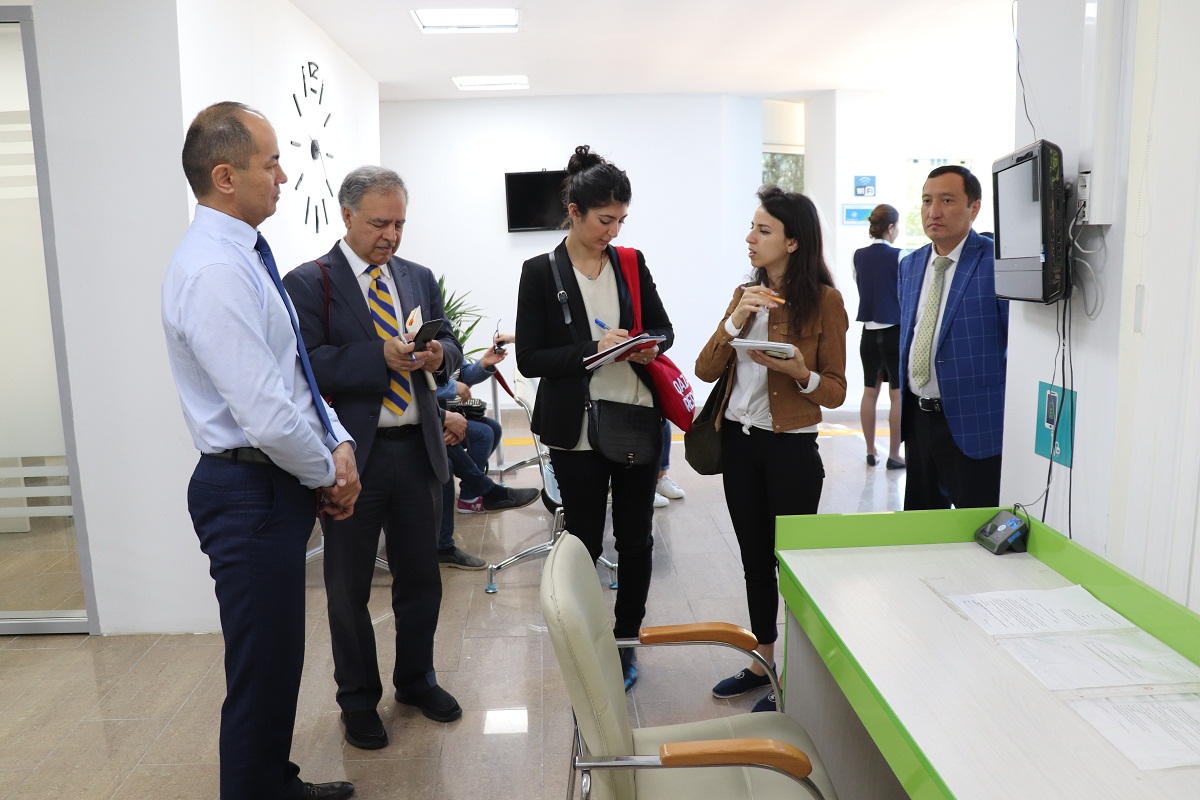 Búkilálemdik bank ókilderi Mańǵystaý sottarynyń jumysymen tanysty