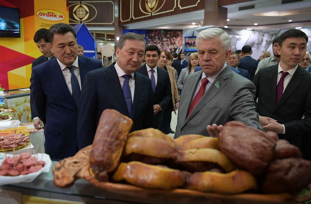 Parlamenttegi kórmege pavlodarlyq kásiporyndar qatysty