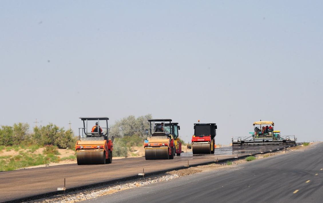 Ońdasyn Orazalın Aqtóbe oblysyndaǵy jol jóndeý jumystaryn tekserdi