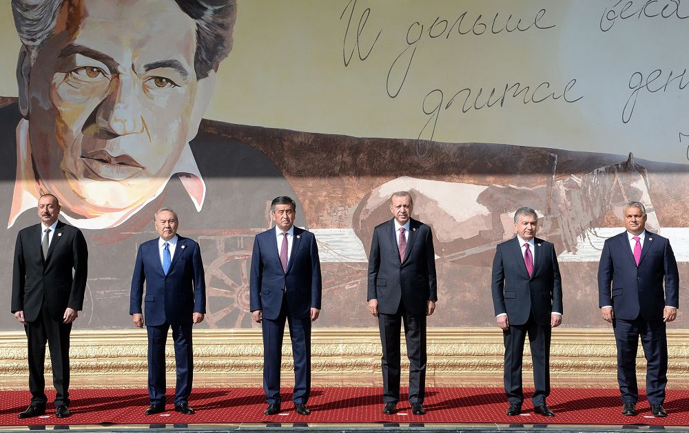 О́lsheýsiz eńbekke – laıyqty qurmet