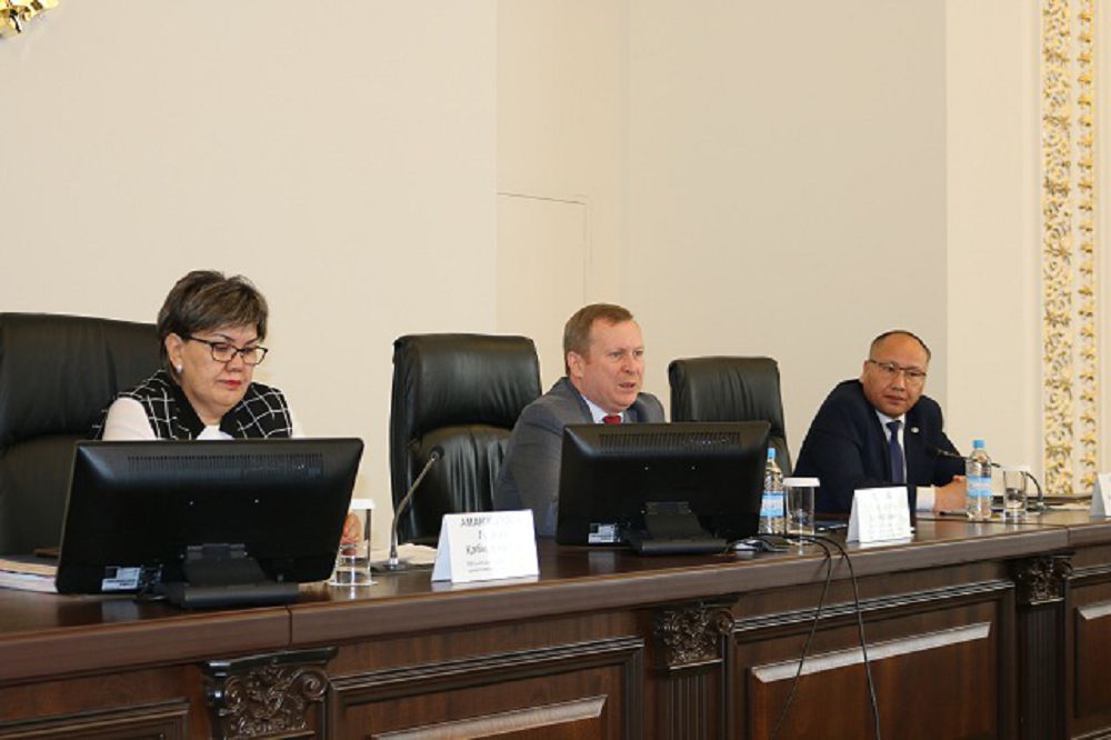 Ashyq jumys isteýge shaqyrdy