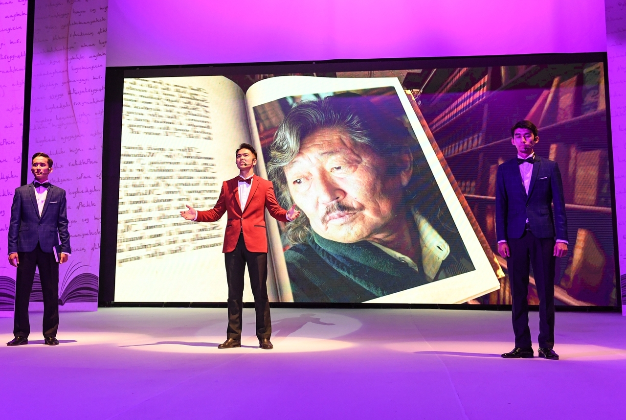 «Parasatty poezııa» saltanat qurdy