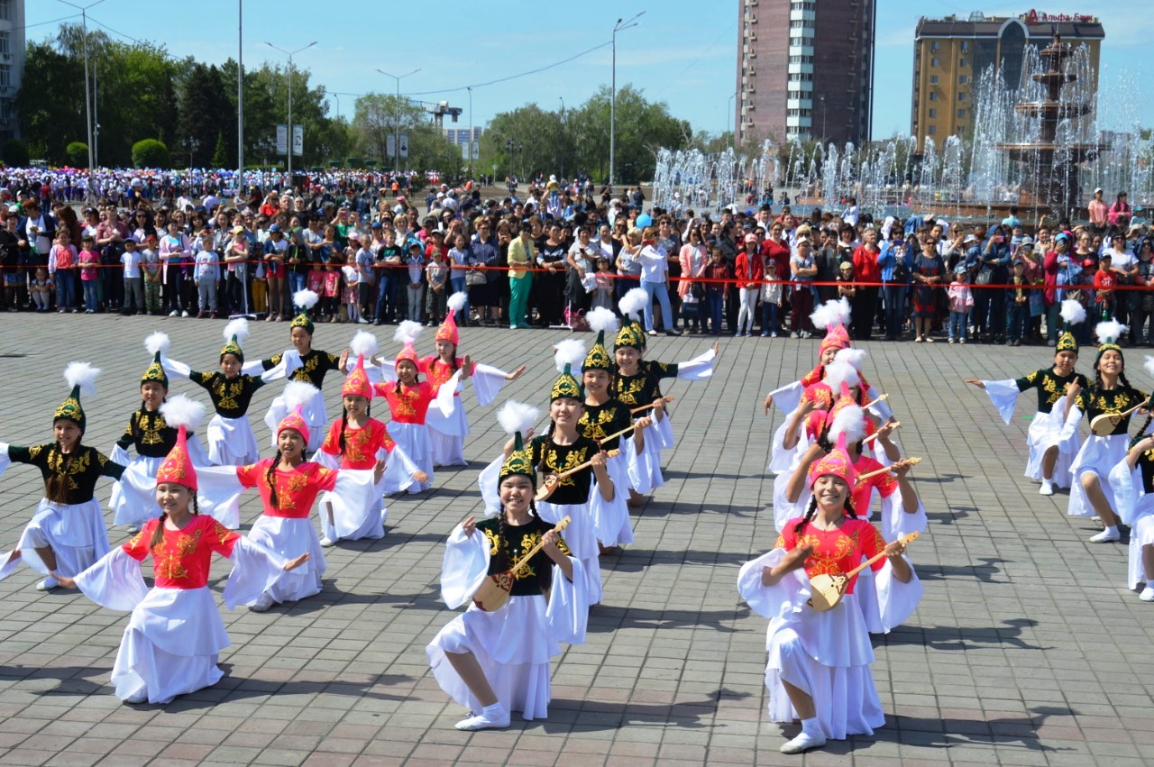 Semeıde Balalardy qorǵaý kúni erekshe atalyp ótti