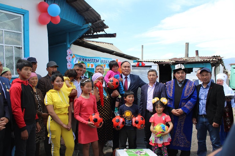 Raıymbek aýdanynda  kópbalaly 18 otbasy baspanaly boldy