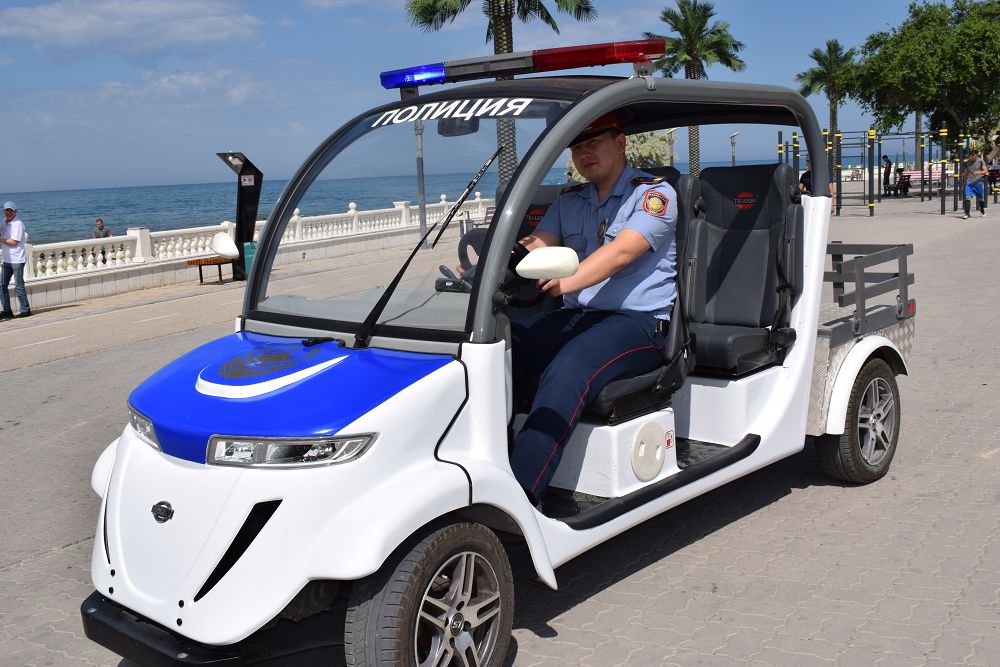 Kvadrosıkl teńiz jaǵasyn kúzetedi