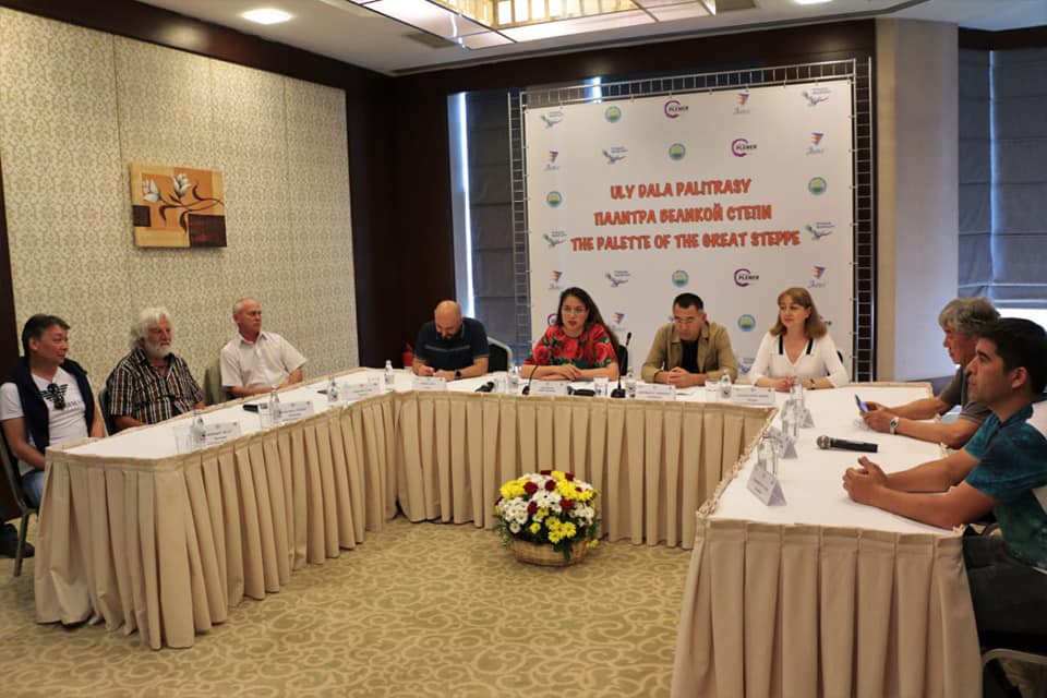 Álemniń qylqalam sheberleri – Altaıda