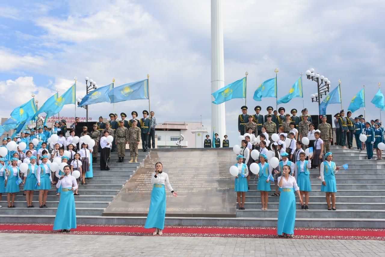 Túrkistan: Memlekettik rámizderdi qurmetteý – otanshyldyqtyń belgisi