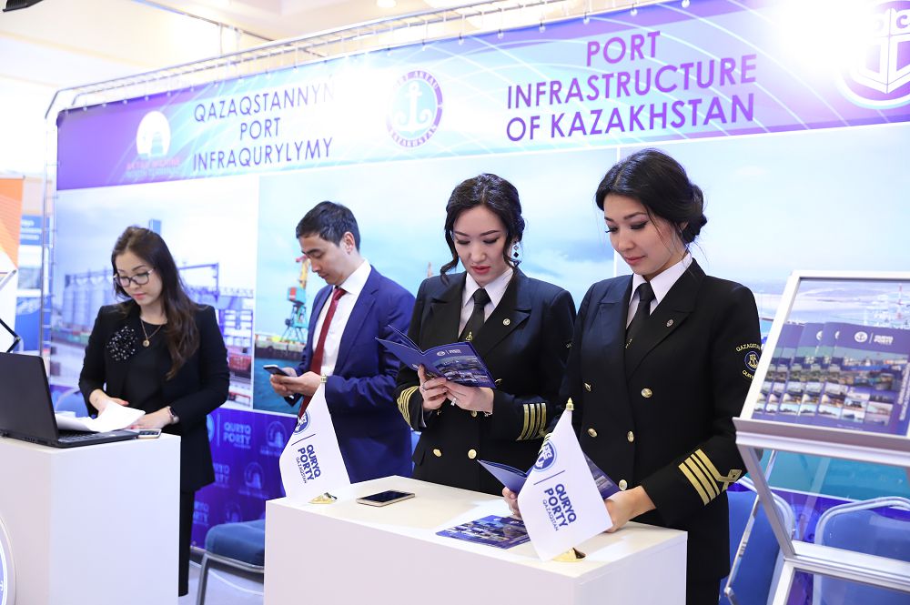 Aqtaýda álemdik kólik jáne logıstıka salasynyń sarapshylary bas qosty