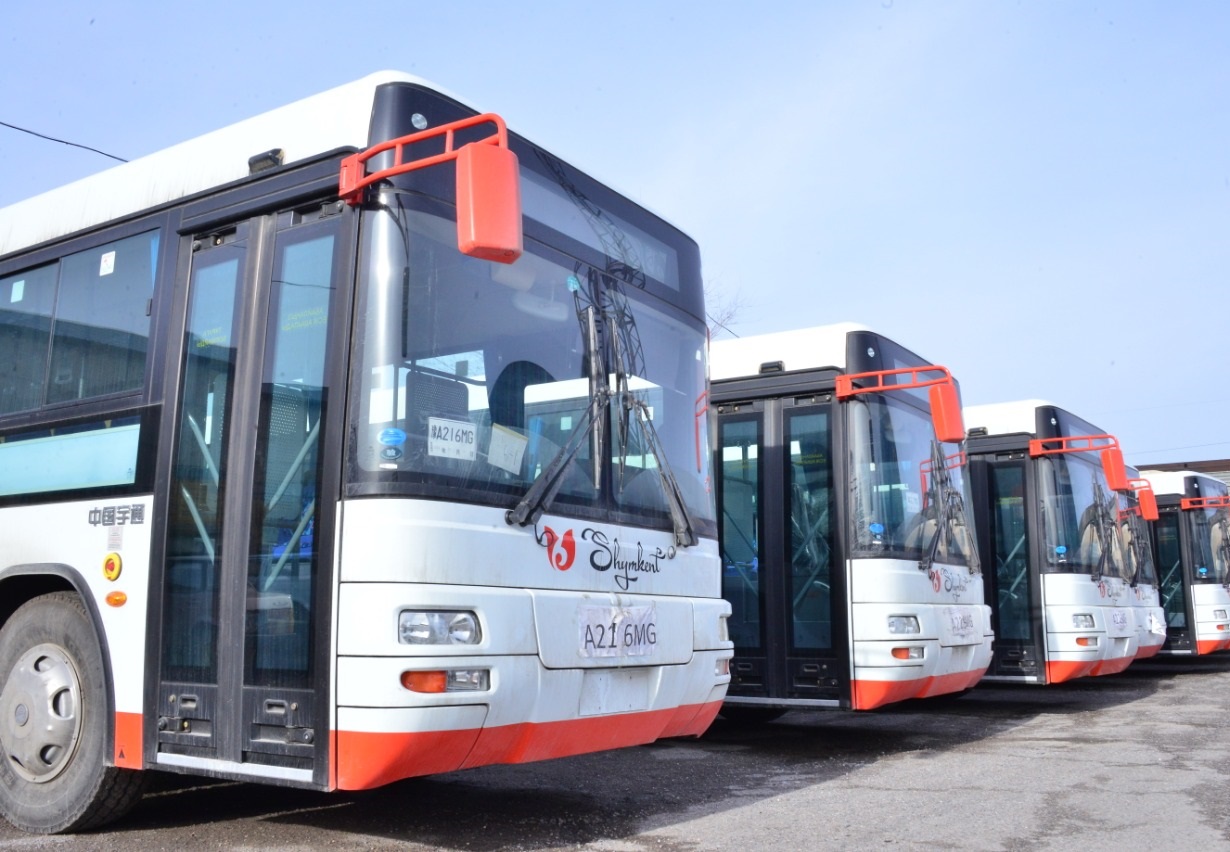 Shymkentte Saılaý kúni qoǵamdyq kólikter tegin júredi