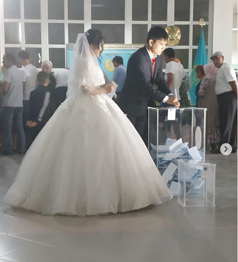 Shymkentte jańa otaý tikken jas jubaılar da saılaýǵa belsene qatysýda