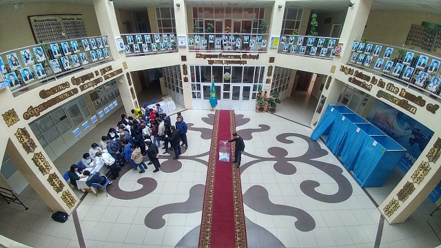 Úsh saǵatta Shyǵys Qazaqstan turǵyndarynyń 15 prosenti daýys berdi