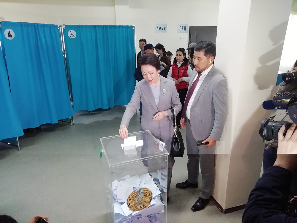 Qazaqstan Prezıdenttigine úmitker Danııa Espaeva daýys berdi