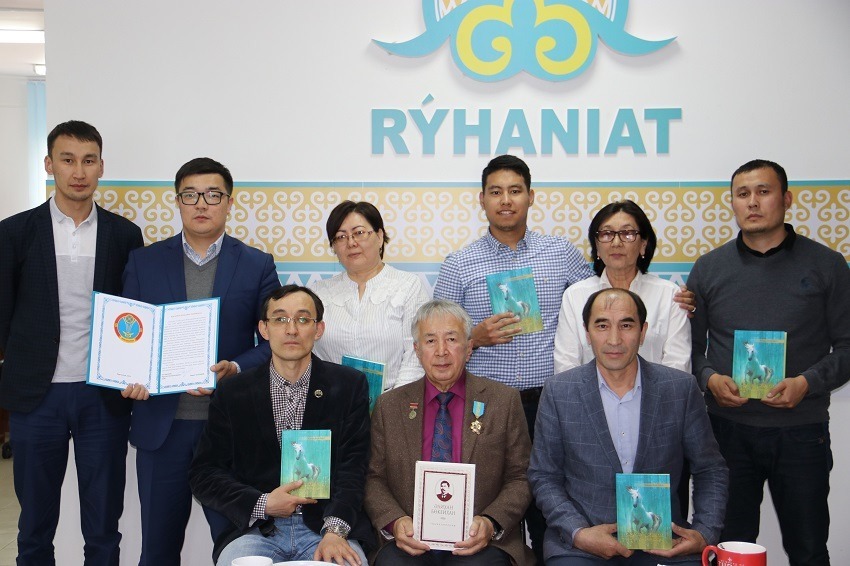 Qonysbaı aqyndy quttyqtadyq