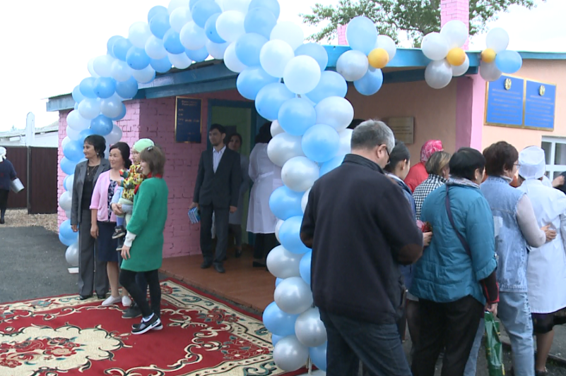 Kásipker týǵan aýylyna dárigerlik pýnkt salyp berdi