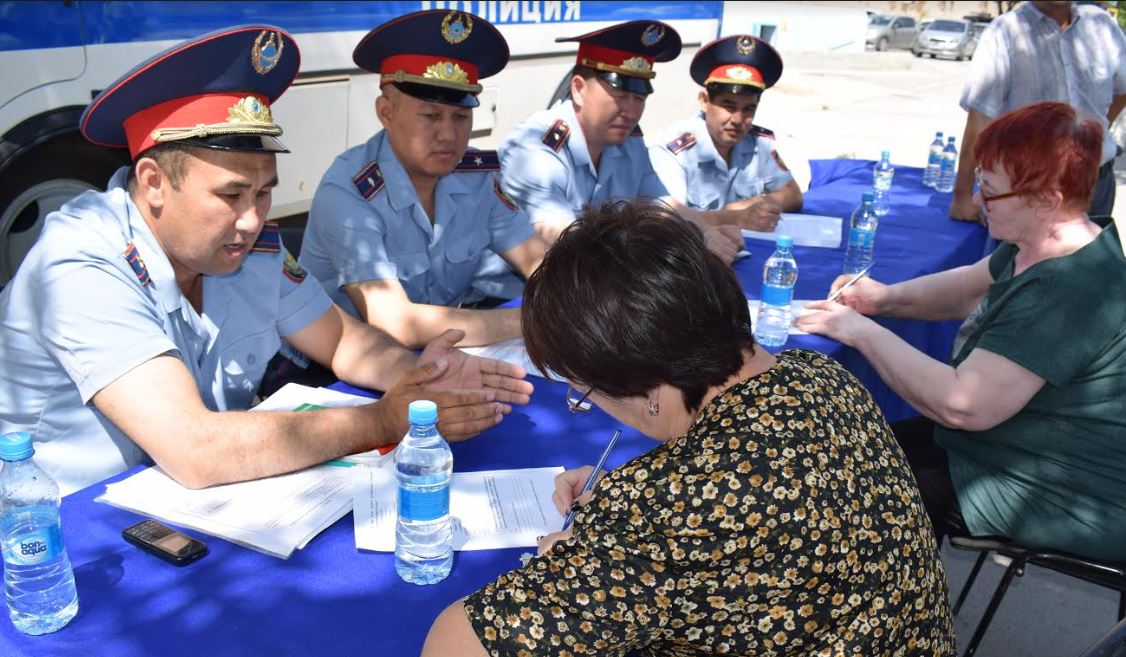 Aqtaýda «Jolda qabyldaý» aksııasy ótti