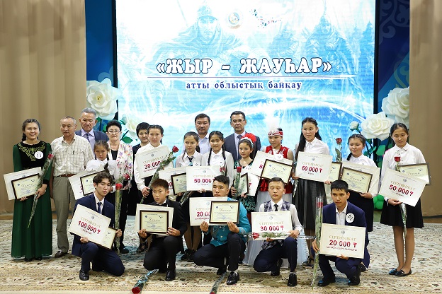 Jetisý jasóspirimderi Qobylandy batyr» jyryn jatqa aıtyp jarysty